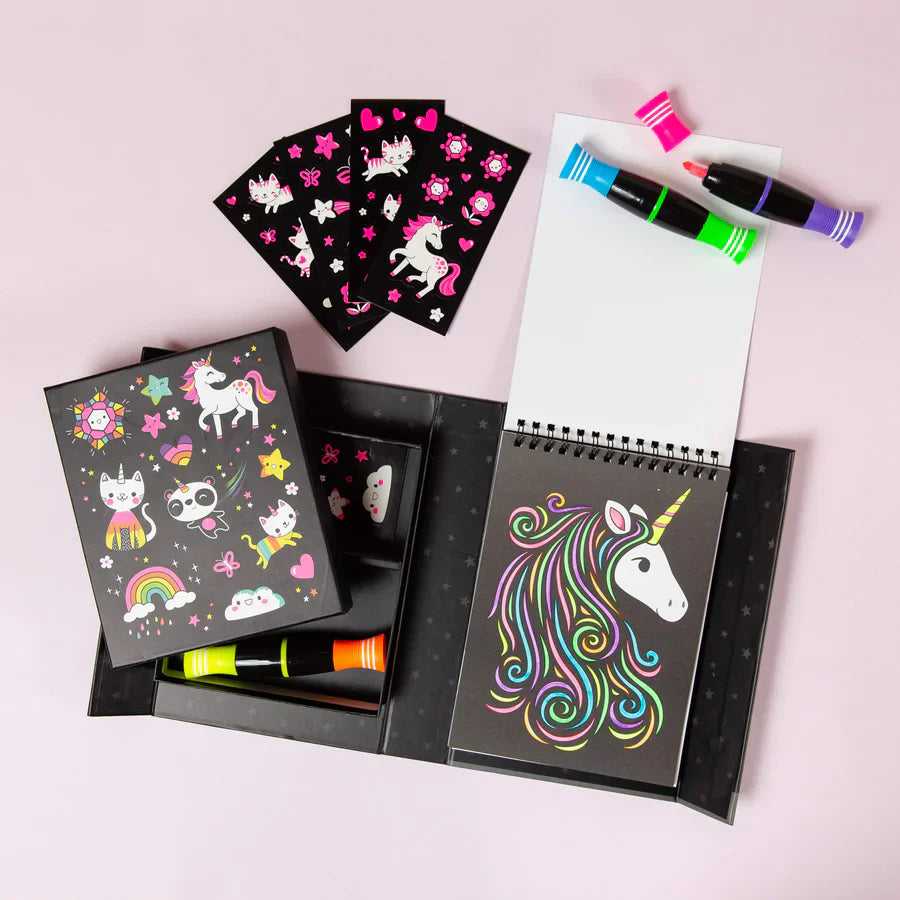 Unicorns & Friends Colouring Set
